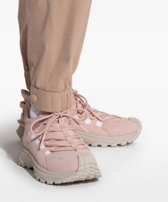 Moncler Low-Top Sneakers Sporty White Sneakers With Rugged Sole in roze