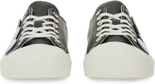 Moschino Low-Top Sneakers Black Leather Sneakers With Playful Pins in zwart