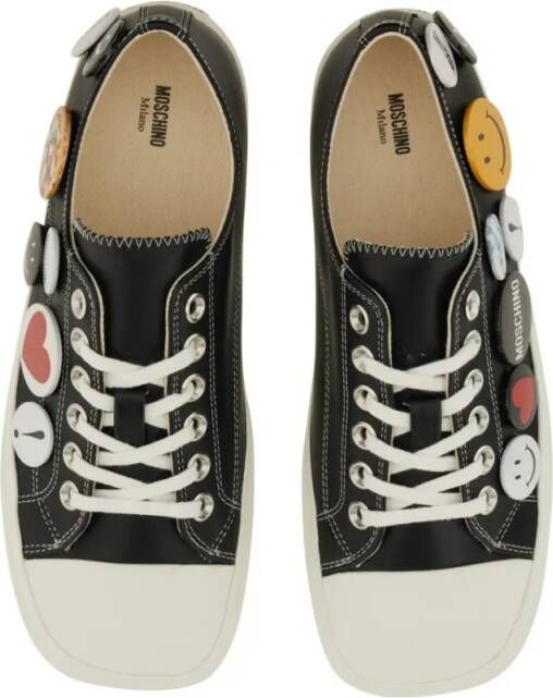 Moschino Low-Top Sneakers Black Leather Sneakers With Playful Pins in zwart