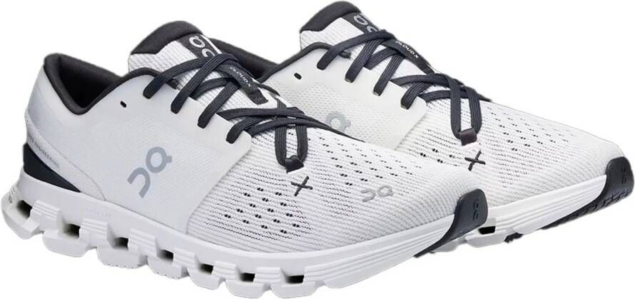 On Low-Top Sneakers 'Cloud X 4' Sneakers in wit