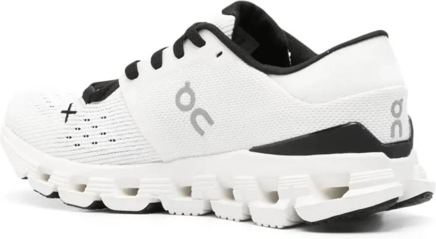 On Low-Top Sneakers 'Cloud X 4' Sneakers in wit