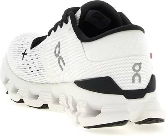 On Low-Top Sneakers 'Cloud X 4' Sneakers in wit