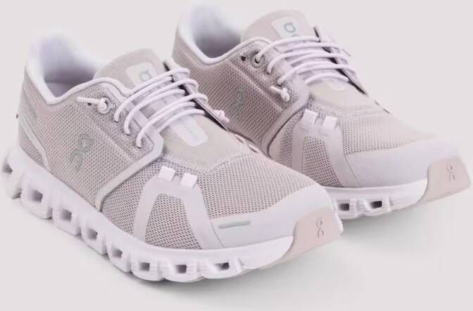 On Low-Top Sneakers Lightweight Textile Sneakers With Modern Lacing Sy in wit