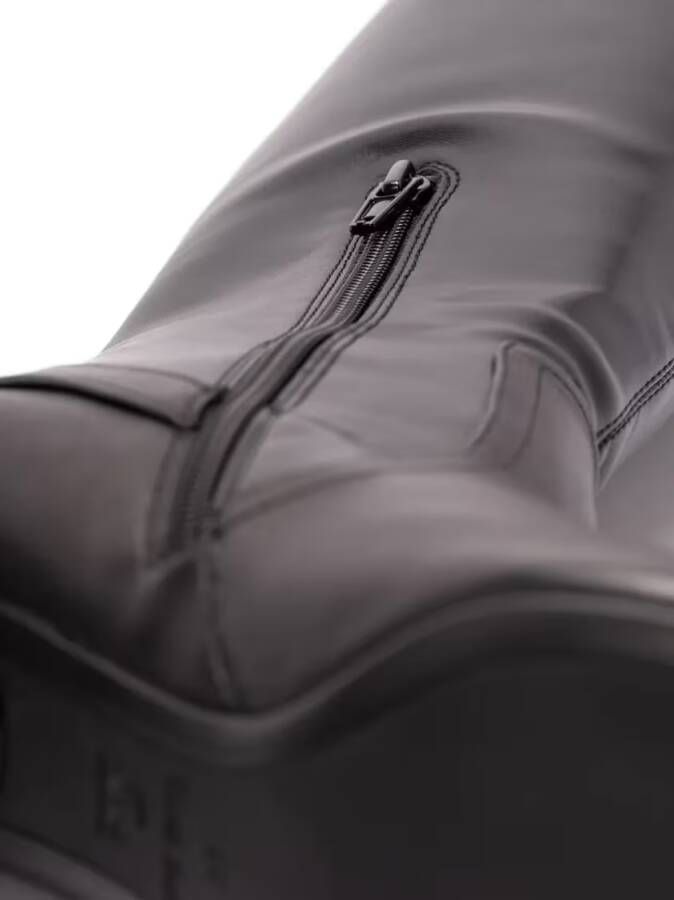 pinko Boots Knee-High Black Boots With Pointed Toe in zwart