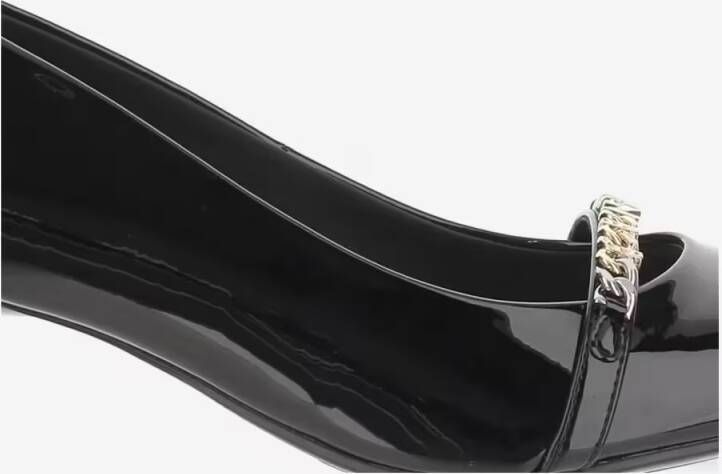 pinko Sandalen Glossy Leather Pump With Pointed Toe And Logo Chai in zwart