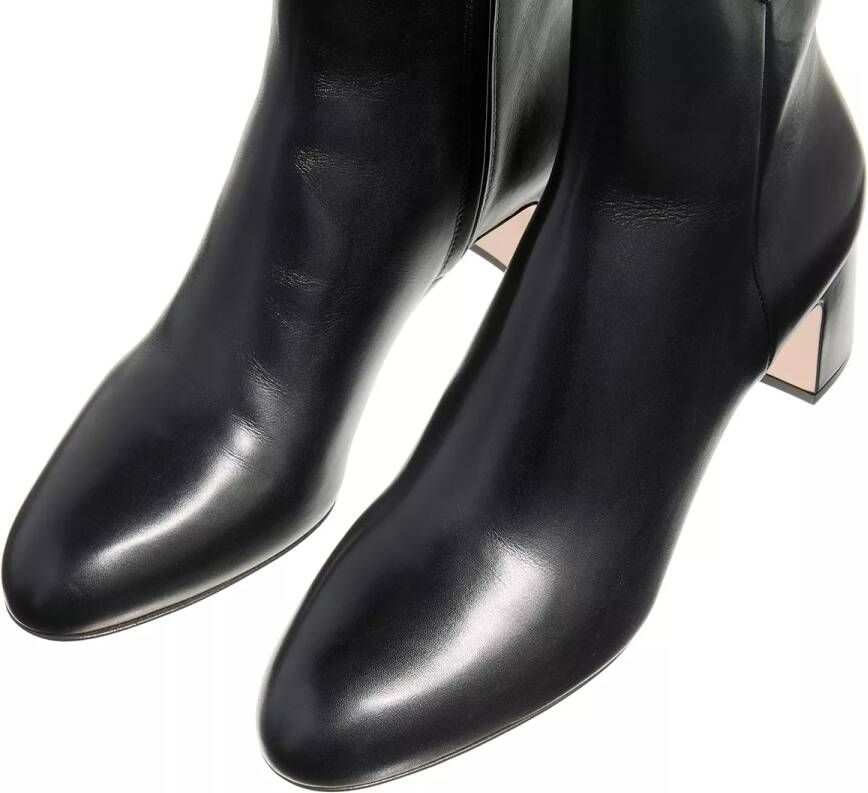 Prada Boots & laarzen Tronchetti in zwart