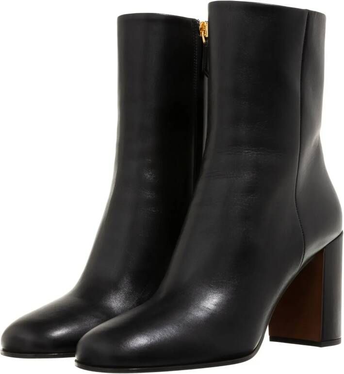 Prada Enkellaarzen Triangle Logo Boots in zwart