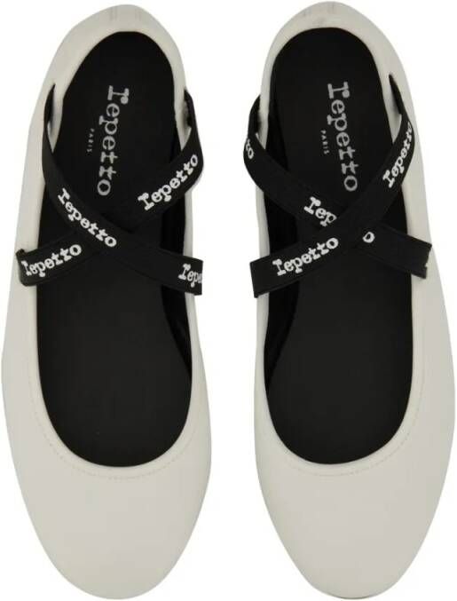 repetto "Joana" Dancer Flats in crème
