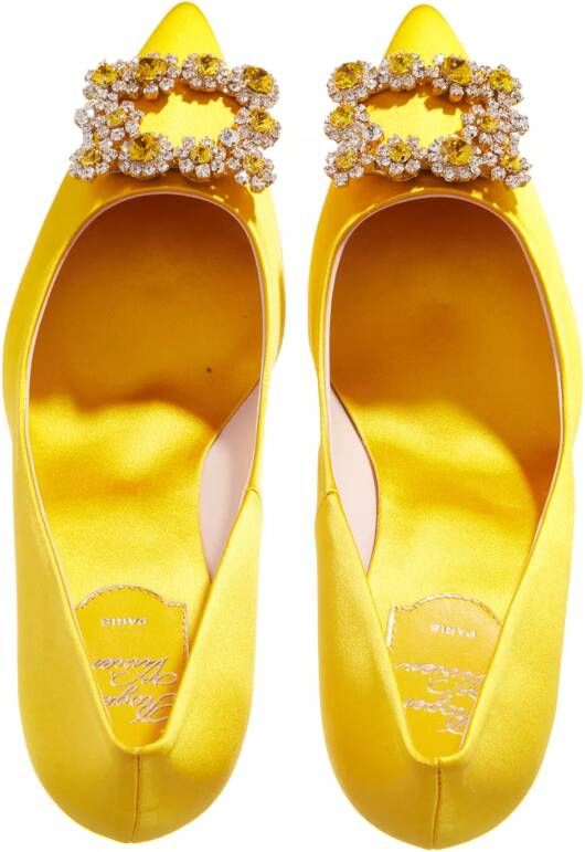 Roger Vivier Pumps & high heels Pumps With Flower Buckle Satin in geel