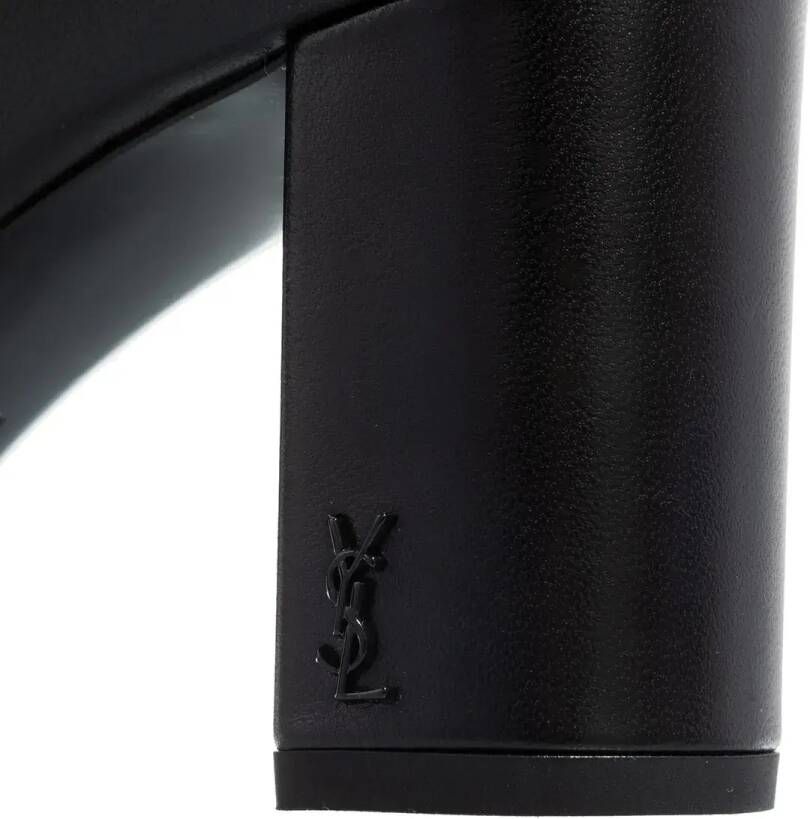 Saint Laurent Enkellaarzen Lou Ankle Boots With Pointed Toe in zwart