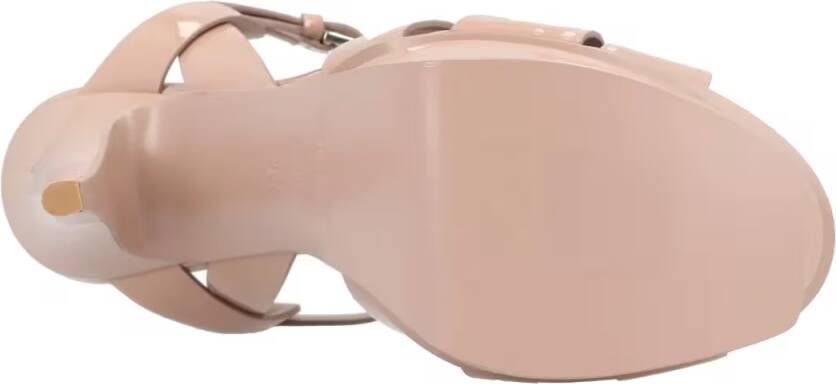 Saint Laurent Sandalen Tribute Patent Leather Platform Sandals Beige in roze