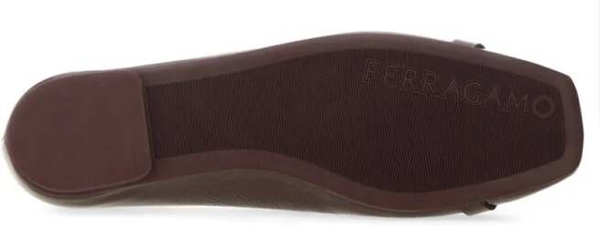Salvatore Ferragamo Ballerina Ornament Hooks in rood