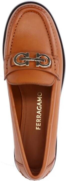 Salvatore Ferragamo Brown Leather Loafers in bruin