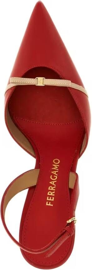 Salvatore Ferragamo Hoge hakken 'Gylla' Slingback in rood