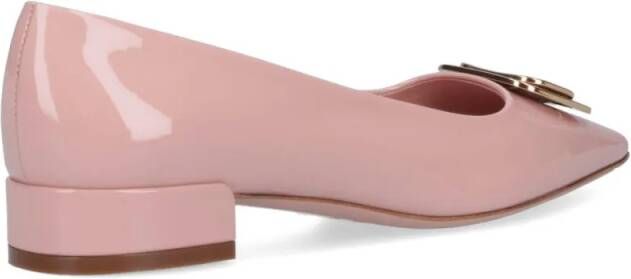 Salvatore Ferragamo Hoge hakken New Vara Plate Pumps In Pink Patent Leather in roze