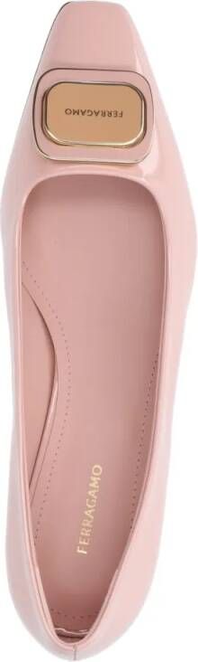 Salvatore Ferragamo Hoge hakken New Vara Plate Pumps In Pink Patent Leather in roze