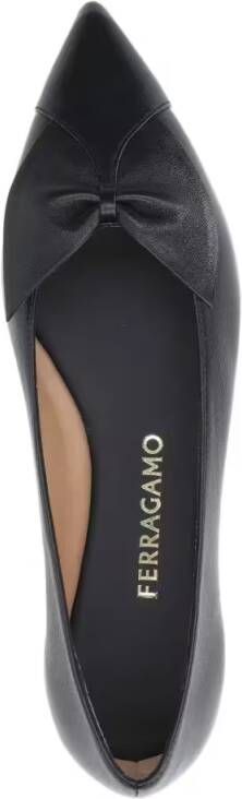 Salvatore Ferragamo Pointed Toe Black Nappa Flats in zwart