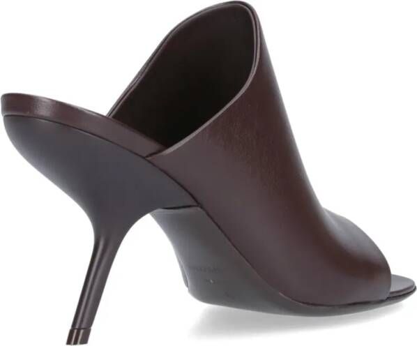 Salvatore Ferragamo Sandalen Brown Leather Sandals in bruin