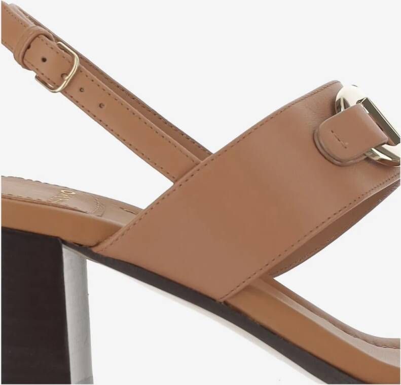 Salvatore Ferragamo Sandalen Leather Sandals With Logo in bruin