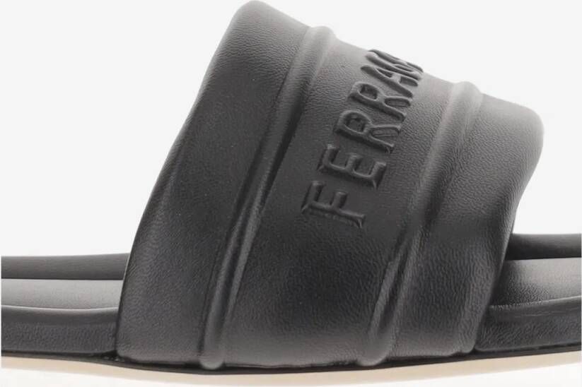 Salvatore Ferragamo Sandalen Leather Sandals With Logo in zwart