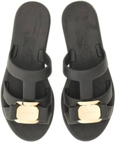 Salvatore Ferragamo Sandalen "New Vara" Slide Sandal in zwart