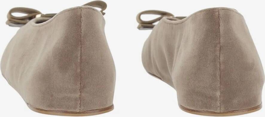 Salvatore Ferragamo Vara Bow Ballerinas in beige
