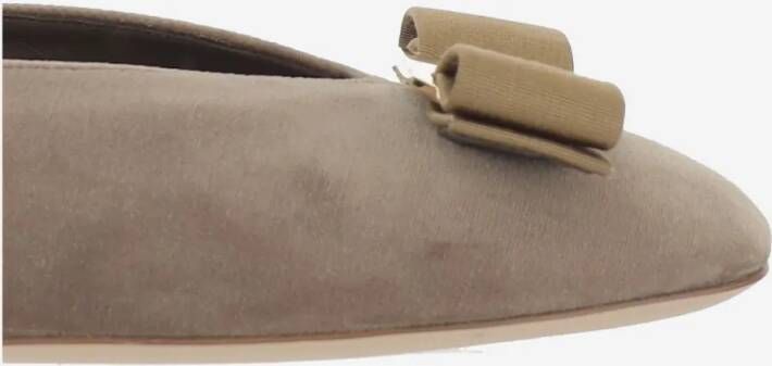 Salvatore Ferragamo Vara Bow Ballerinas in beige