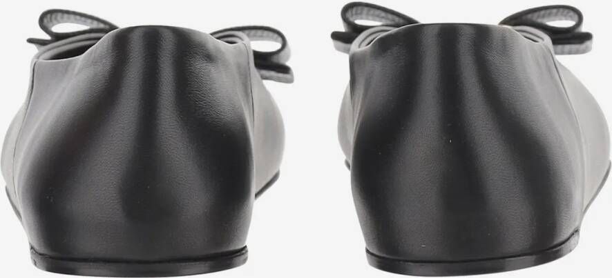 Salvatore Ferragamo Vara Bow Ballerinas in zwart