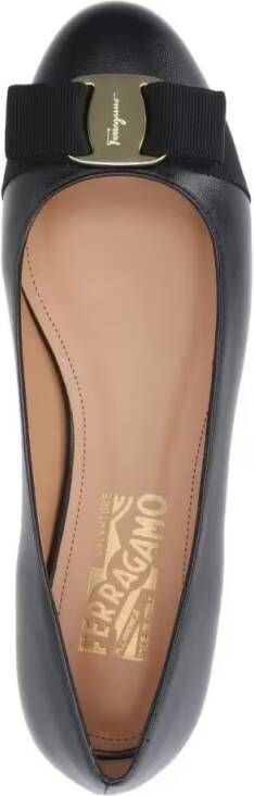 Salvatore Ferragamo "Varina" Ballerinas Black in zwart