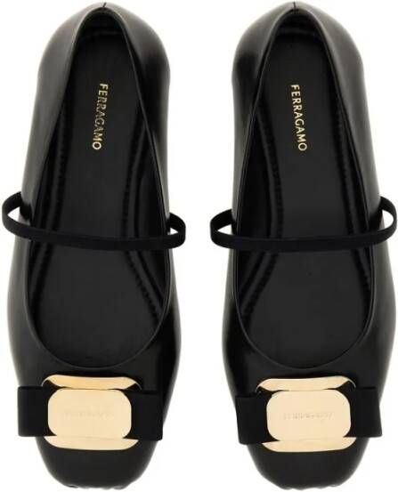 Salvatore Ferragamo "Zina" Ballerina in zwart