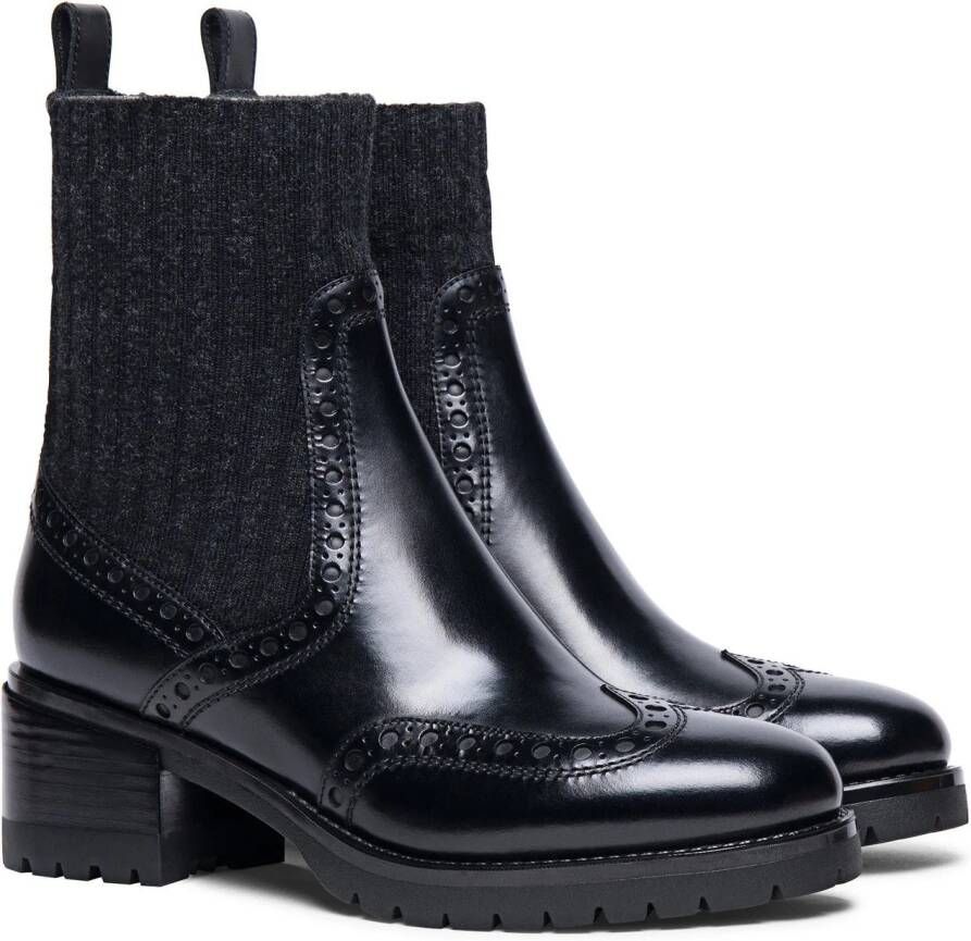 Santoni Boots Leather lowheel brogue ankle boot in wit