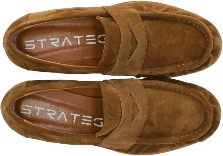 Strategia Cognac Suede Loafer in bruin
