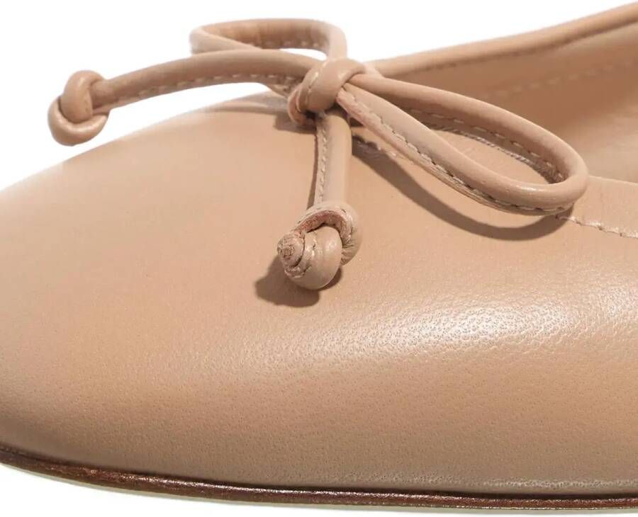 Stuart Weitzman Ballerinas Bria Ballet Flat in beige
