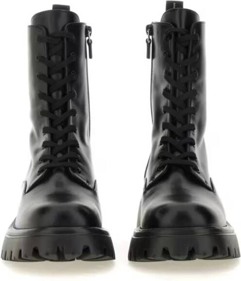 Stuart Weitzman Boots Chunky Sole Black Calf Leather Boots in zwart