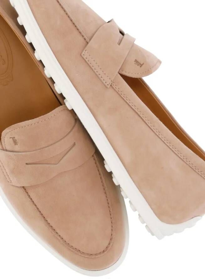 TOD'S Pink Suede Leather Loafers in roze