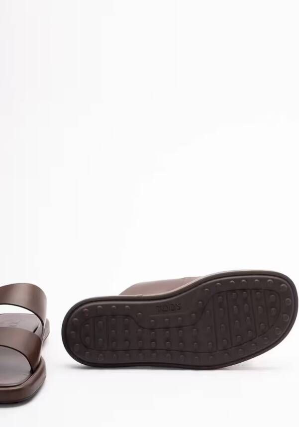 TOD'S Sandalen Calf Leather Sandals With Bold Buckle Detail in bruin