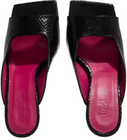 Toral Sandalen Textured Leather Sandals in zwart