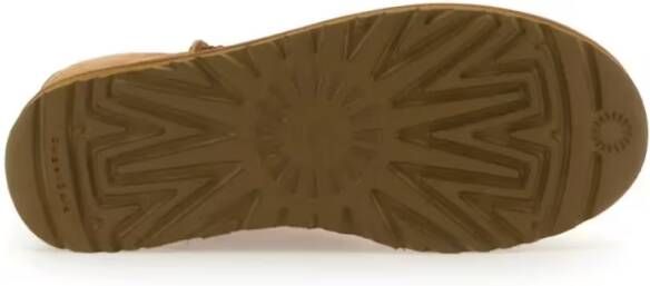 Ugg Boots Classic Tall Boots With Suede-Like Exterior in bruin