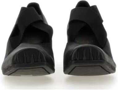 Uma Wang Carbon Fiber Ballerina Shoes With Textured Sole in zwart