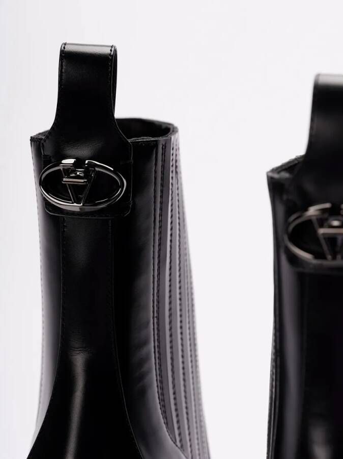 Valentino Garavani Boots `Vlogo Lockette` Boots in zwart