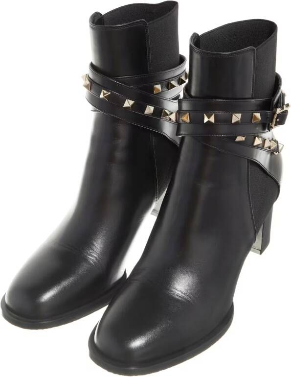 Valentino Garavani Enkellaarzen Rockstud Boot in zwart