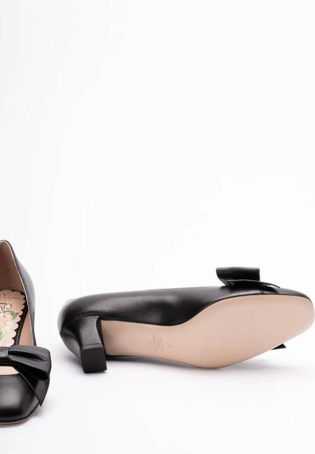 Valentino Garavani Hoge hakken ` Bowow` Pumps in zwart