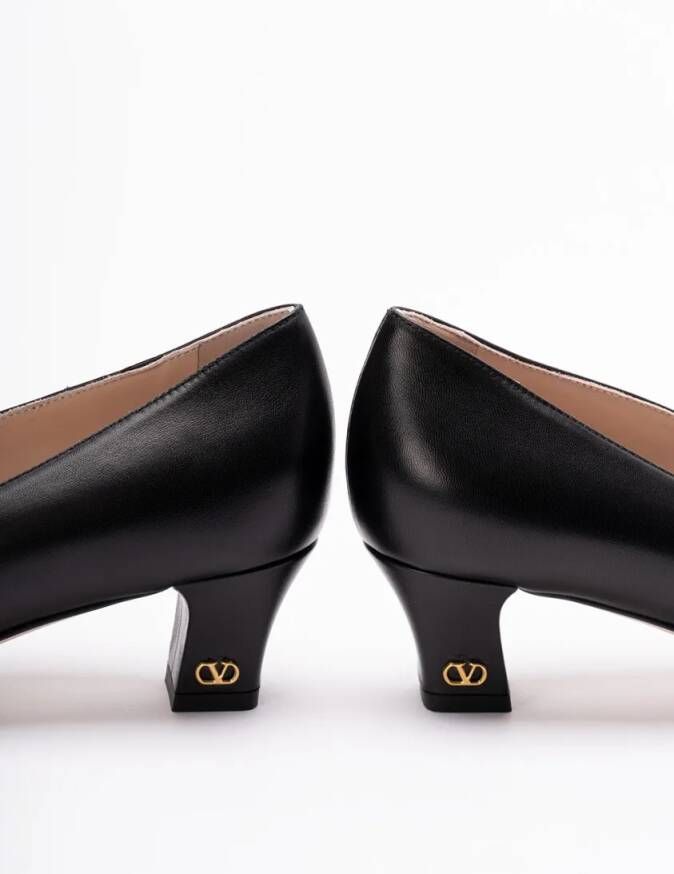 Valentino Garavani Hoge hakken ` Bowow` Pumps in zwart