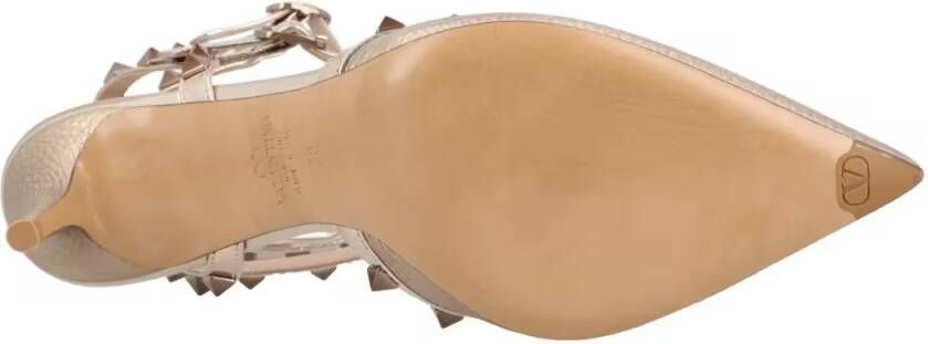 Valentino Garavani Hoge hakken Gold Calfskin Rockstud Pumps With Rose-Tone Hardwa in beige