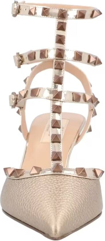 Valentino Garavani Hoge hakken Gold Calfskin Rockstud Pumps With Rose-Tone Hardwa in beige