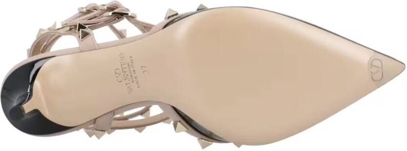 Valentino Garavani Hoge hakken Rockstud Pumps With Gold-Tone Studded Strap in zwart
