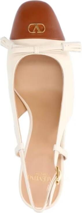 Valentino Garavani Hoge hakken "Valet Du Roi" Slingback Pumps – Cream in beige