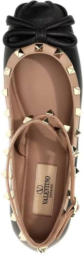 Valentino Garavani Loafers Ballerina Rockstud in zwart