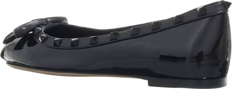 Valentino Garavani Loafers Ballerina Rockstud in zwart