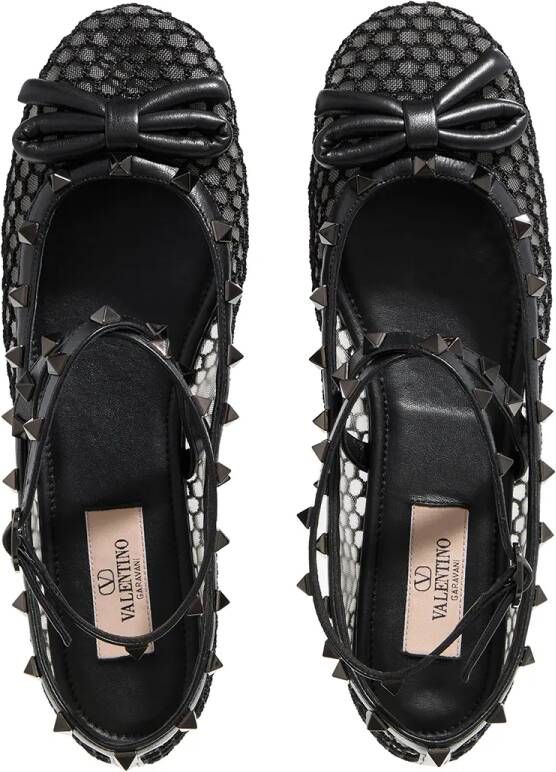 Valentino Garavani Loafers Rockstud Ballerina in zwart